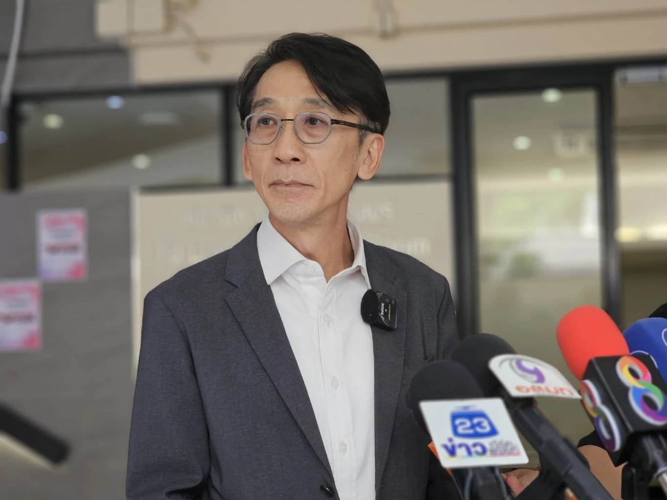 ปริญญา เทวานฤมิตรกุล  ผู้ช่วยศาสตราจารย์คณะนิติศาสตร์ มหาวิทยาลัยธรรมศาสตร์