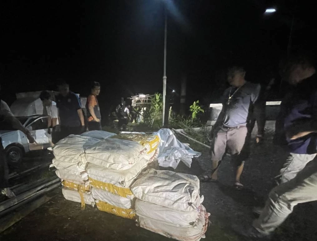 ตำรวจ ปส.รวบแก๊งขนยาข้ามชาติ เครือข่ายกัปตันตุ้ย ยึดไอซ์บิ๊กล็อต 1.5 ตัน