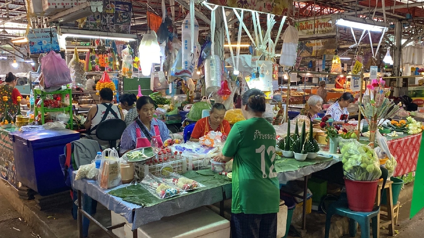 ดอกมะลิวันแม่ราคาพุ่ง ที่โคราช กก. ละ 2,600 แม่ค้าต้องใช้ดอกพุดร้อยมาลัยแทน