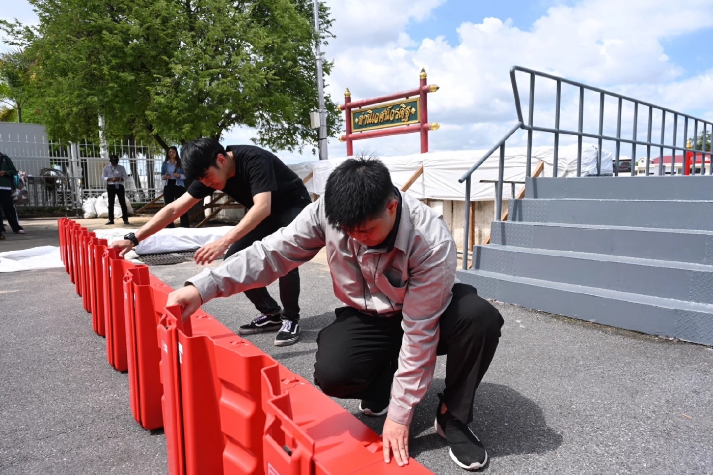ทดลองใช้กำแพงกั้นน้ำสำเร็จรูป นวัตกรรมป้องกันน้ำท่วมกรุงเทพฯ