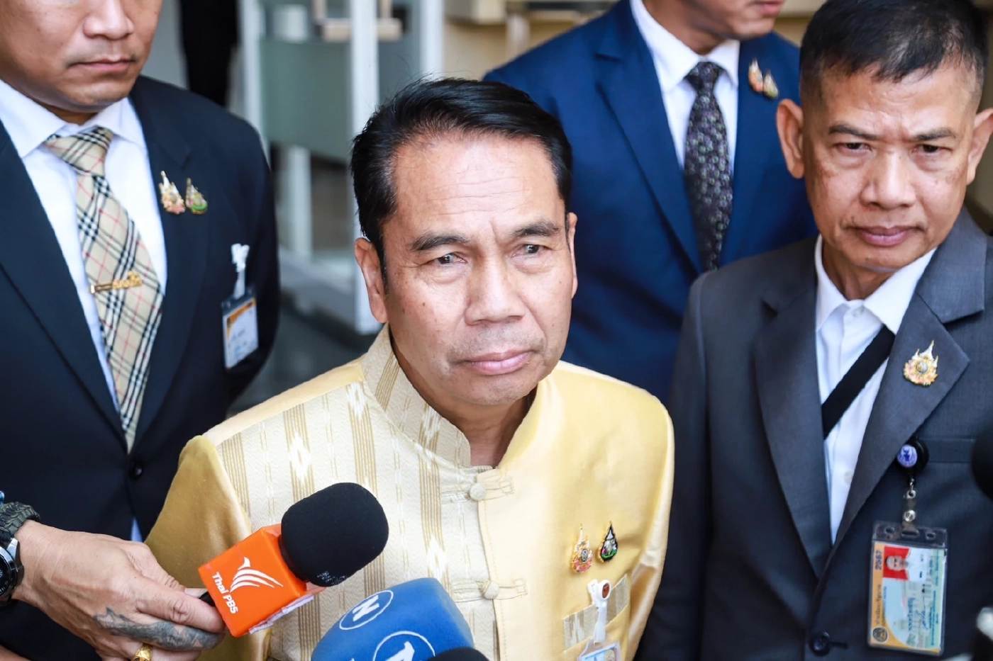 "อรรถกร" กรอกประวัติ รมต.แล้ว! - ไม่รู้ "พล.ต.อ.พัชรวาท" ตกสำรวจ