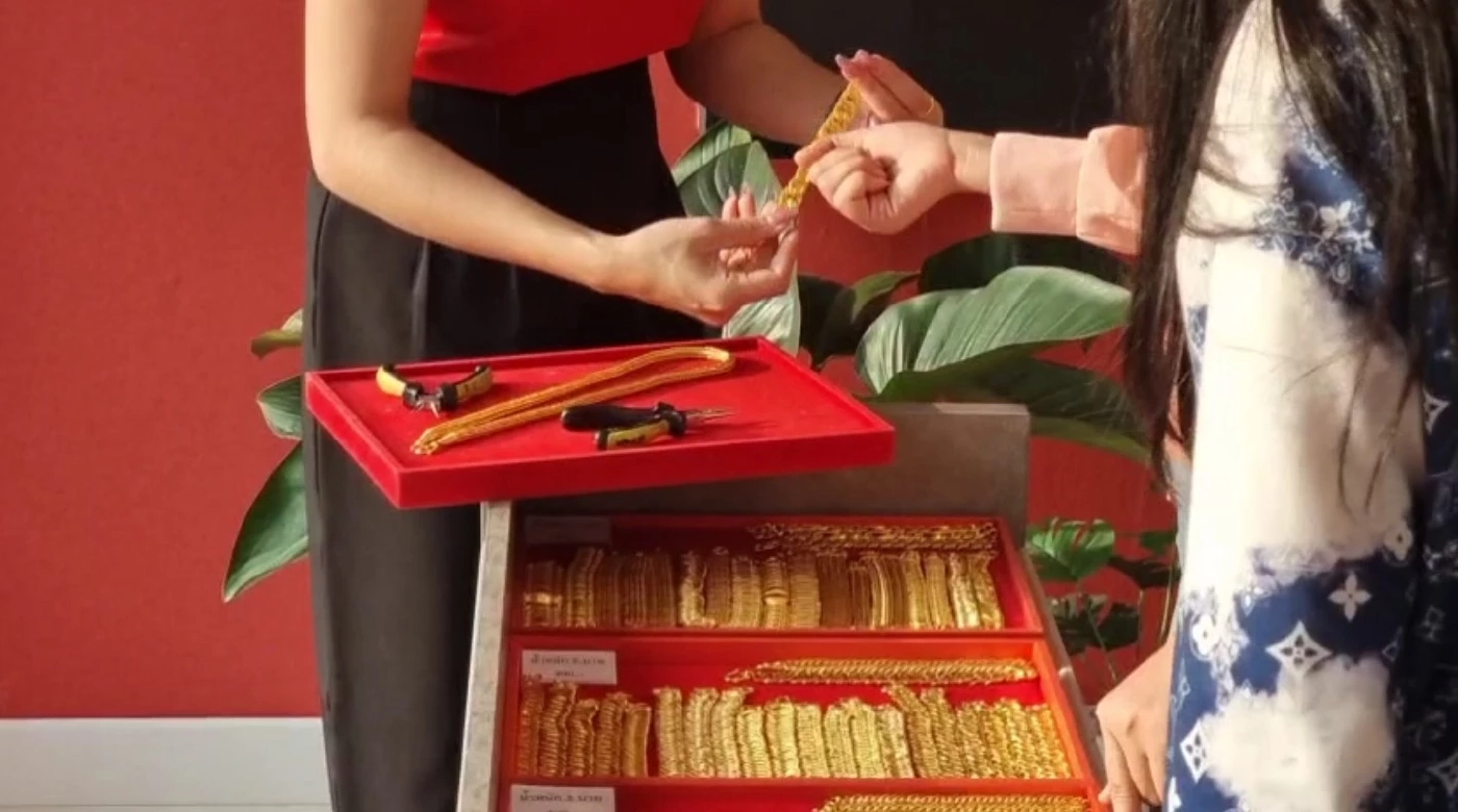 ยอดขายปัง! "ร้านทองปลอม" เผยเคล็บลับ "จริงใจลูกค้า ปลอมก็บอกว่าปลอม"