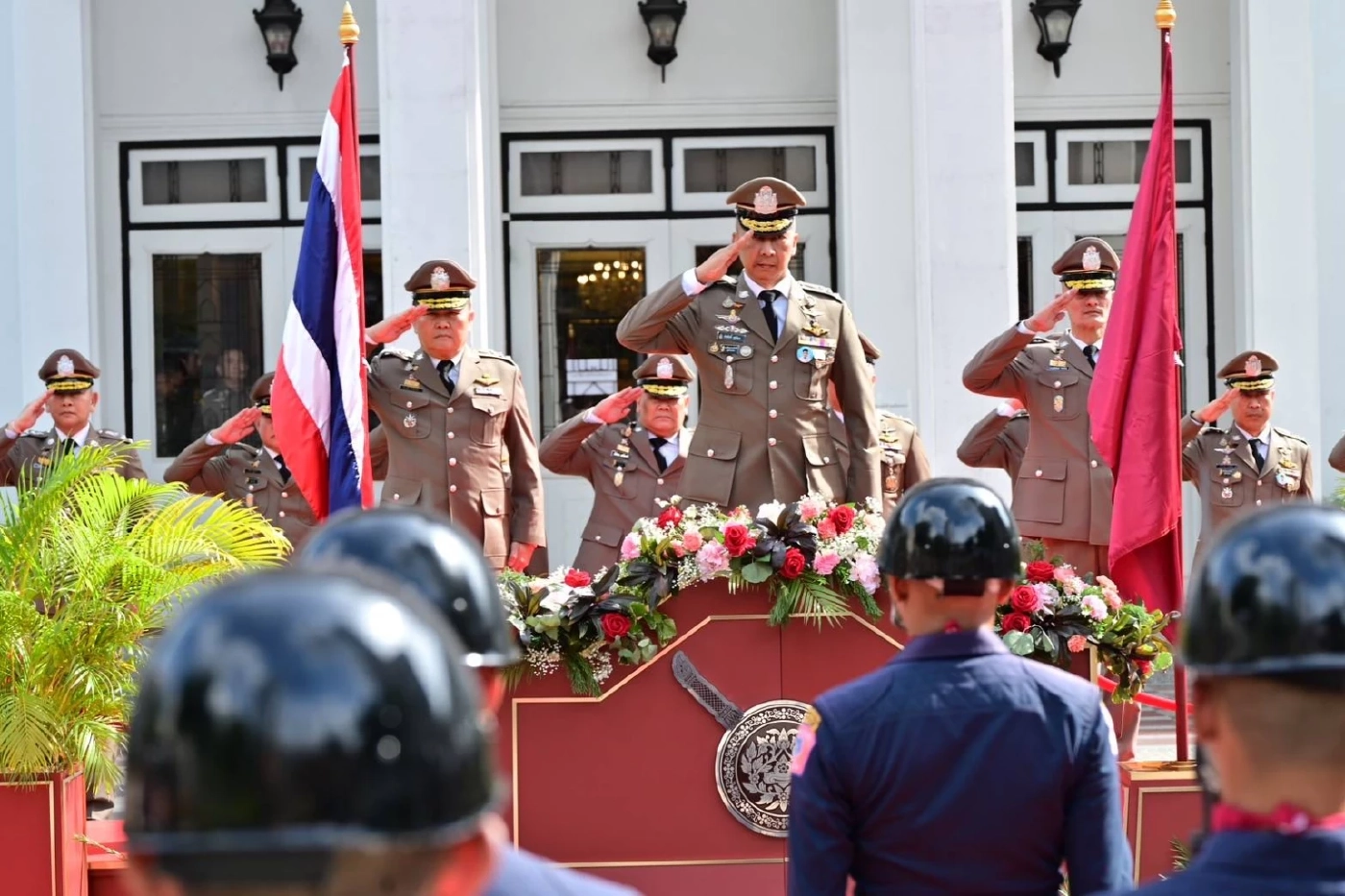 พล.ต.อ.ต่อศักดิ์ สุขวิมล ผู้บัญชาการตำรวจแห่งชาติ (ผบ.ตร.)