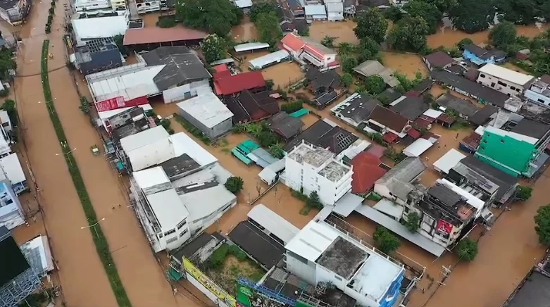 "เชียงรายวิกฤต" น้ำท่วมวันที่ 2 เร่งอพยพประชาชนอลม่าน 10 ชุมชนจมบาดาล