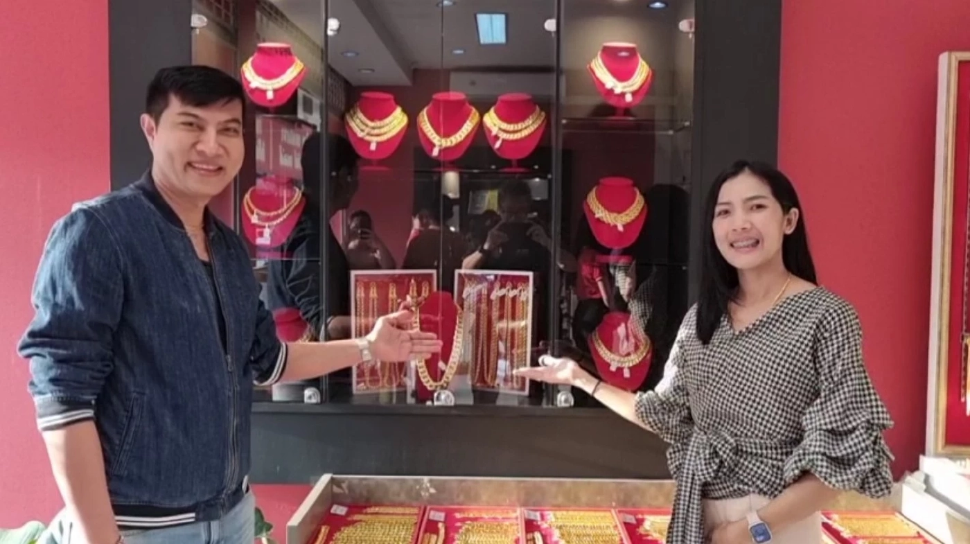 ยอดขายปัง! "ร้านทองปลอม" เผยเคล็บลับ "จริงใจลูกค้า ปลอมก็บอกว่าปลอม"