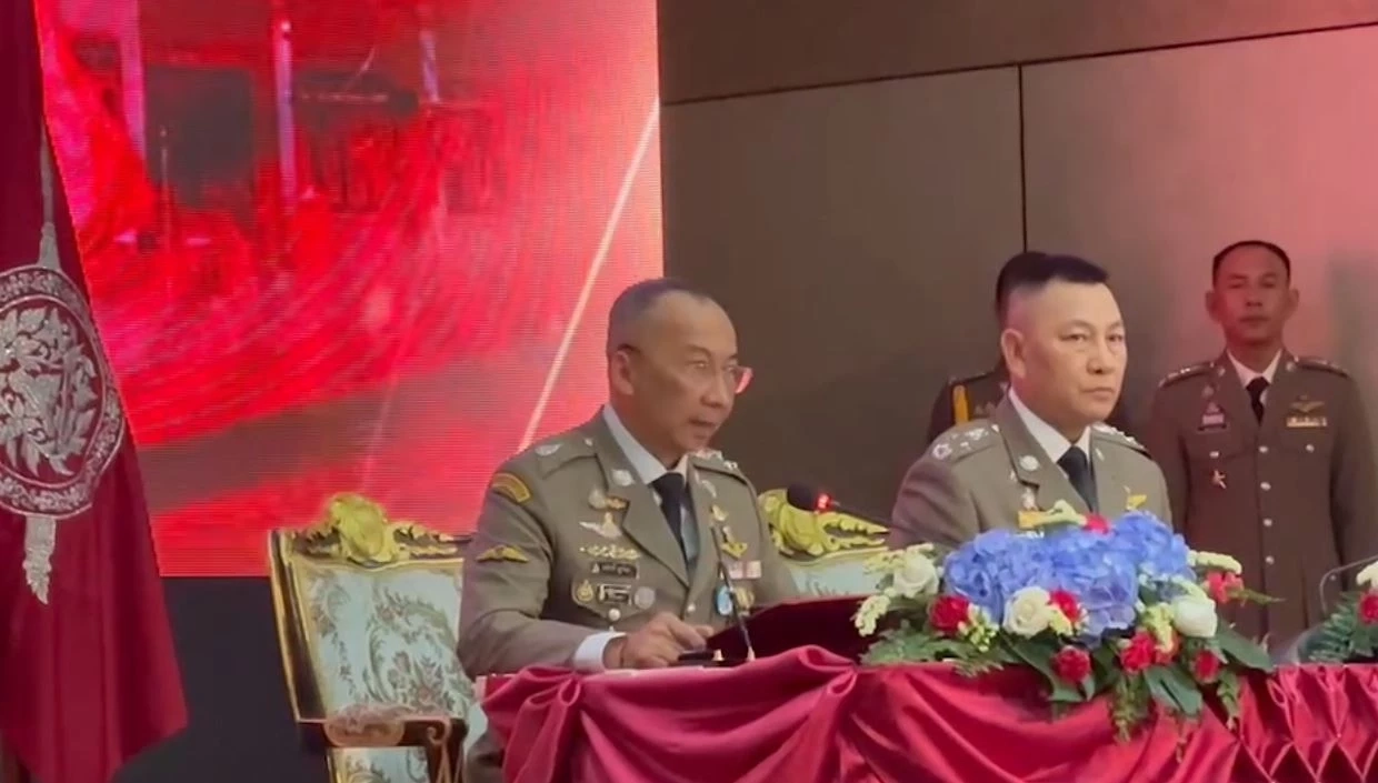 บิ๊กต่อ พล.ต.อ.ต่อศักดิ์ สุขวิมล - บิ๊กต่าย พล.ต.อ.กิตติ์รัฐ พันธุ์เพ็ชร์ 