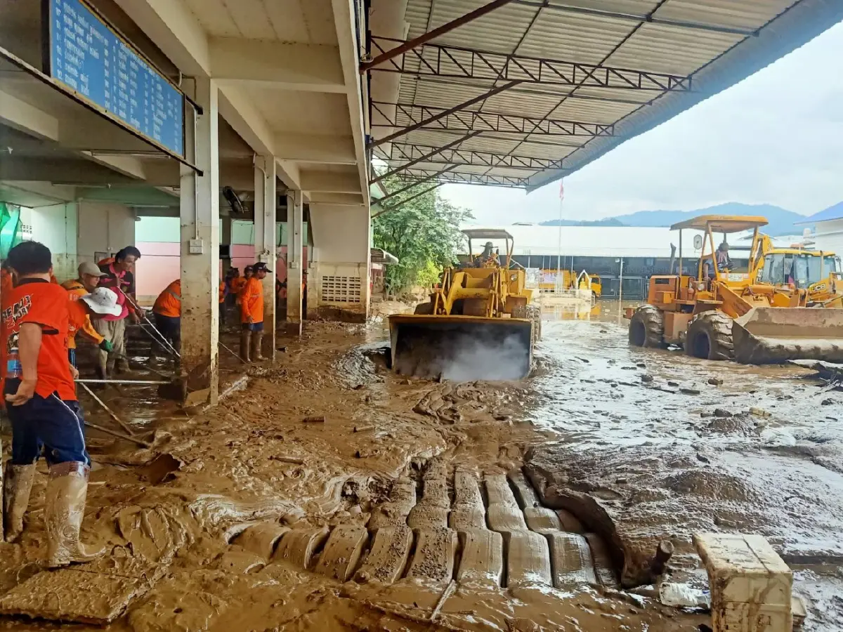 “สุริยะ” สั่งเร่งซ่อมแซม - ฟื้นฟูหลังน้ำลด