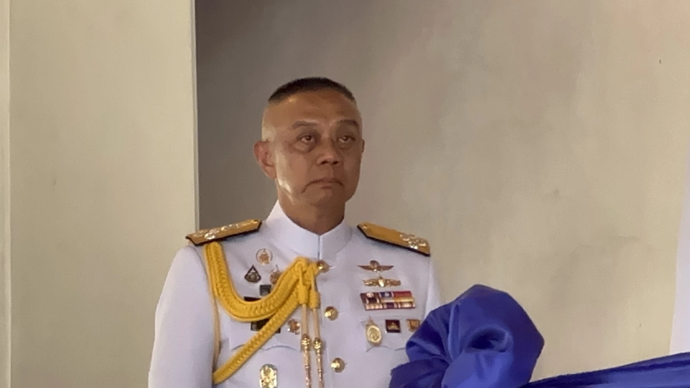 “บิ๊กดุง” น้ำตานอง ส่งมอบตำแหน่ง ผบ.ทร. ให้ “บิ๊กแมว”