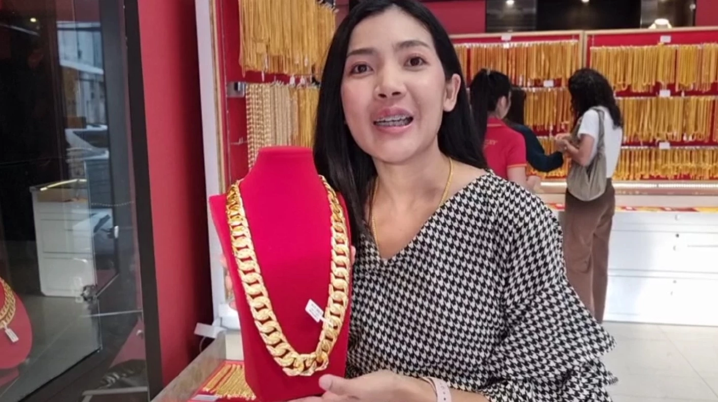 ยอดขายปัง! "ร้านทองปลอม" เผยเคล็บลับ "จริงใจลูกค้า ปลอมก็บอกว่าปลอม"