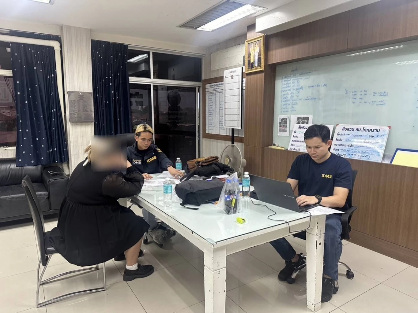 รวบ “ดาริกา แม่ค้าออนไลน์” ลวงเหยื่อซื้อสินค้าส่งของไม่ครบ สูญ 1.2 ล้านบาท