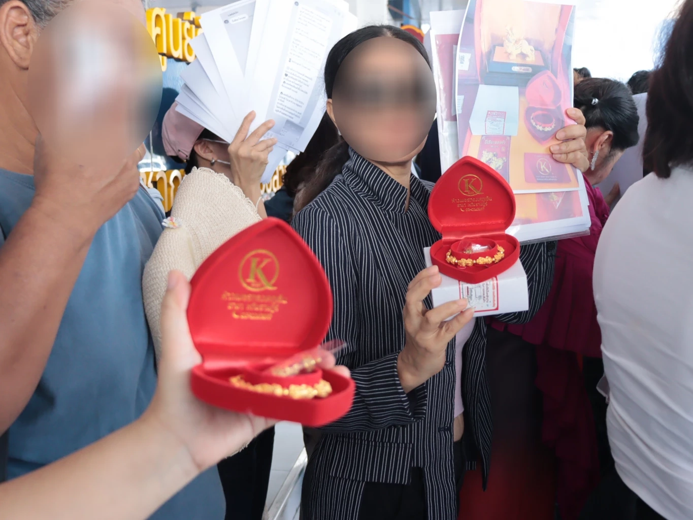 ผู้เสียหาย แห่แจ้งความ "แม่ตั๊ก-ป๋าเบียร์" เจ้าของห้างทอง ฉ้อโกงประชาชน