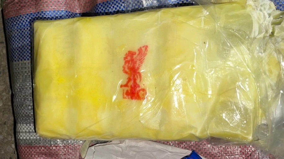 ยึดยาบ้าโลโก้ "ลิเวอร์พูล" 2.1 ล.เม็ด ของกลางคนร้ายยิง ตชด.327 เจ็บขณะจับกุม