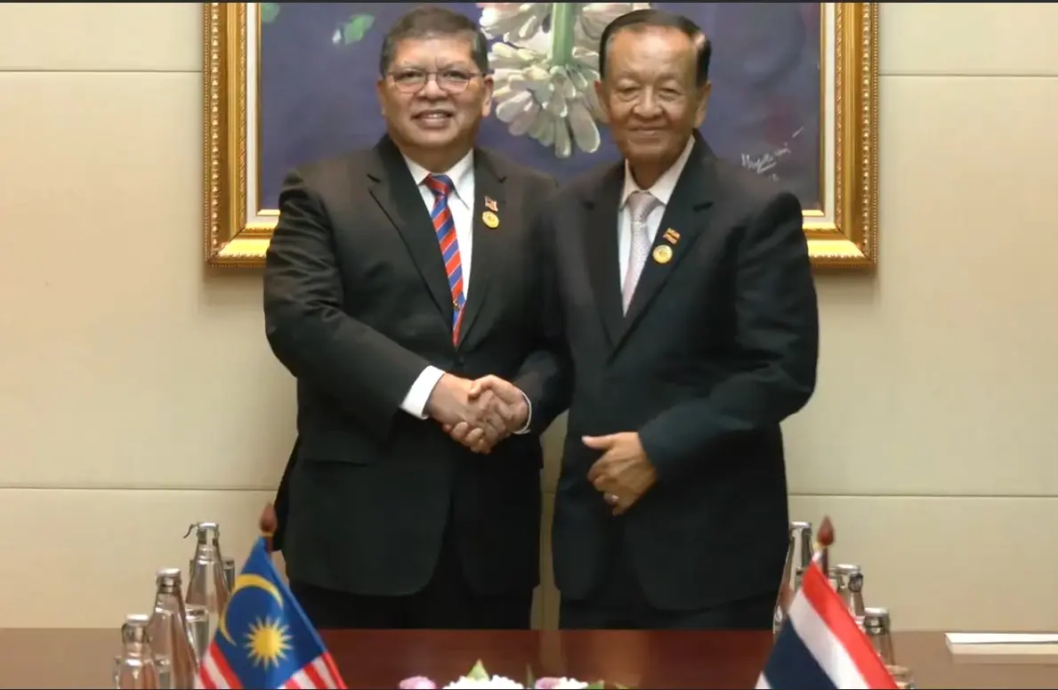 วันมูหะหมัด นอร์ มะทา ประธานสภาฯ  หารือทวิภาคีกับ ตัน ศรี ดาโต๊ะ โจฮารี บิน อับดุล ประธานสภาฯ มาเลเซีย 