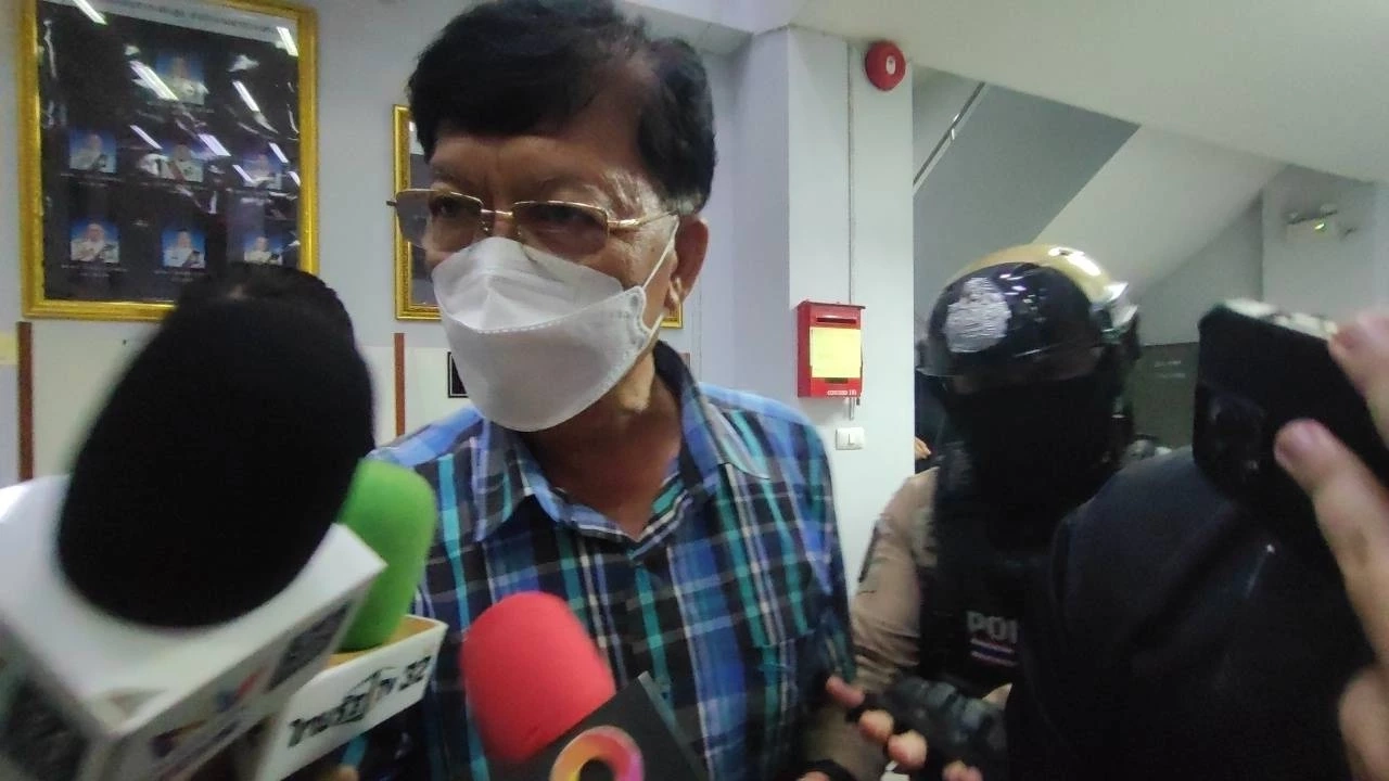 นายทรงวิทย์ ชินบุตร เจ้าของบริษัทรถทัวร์นำเที่ยวชินบุตรทัวร์