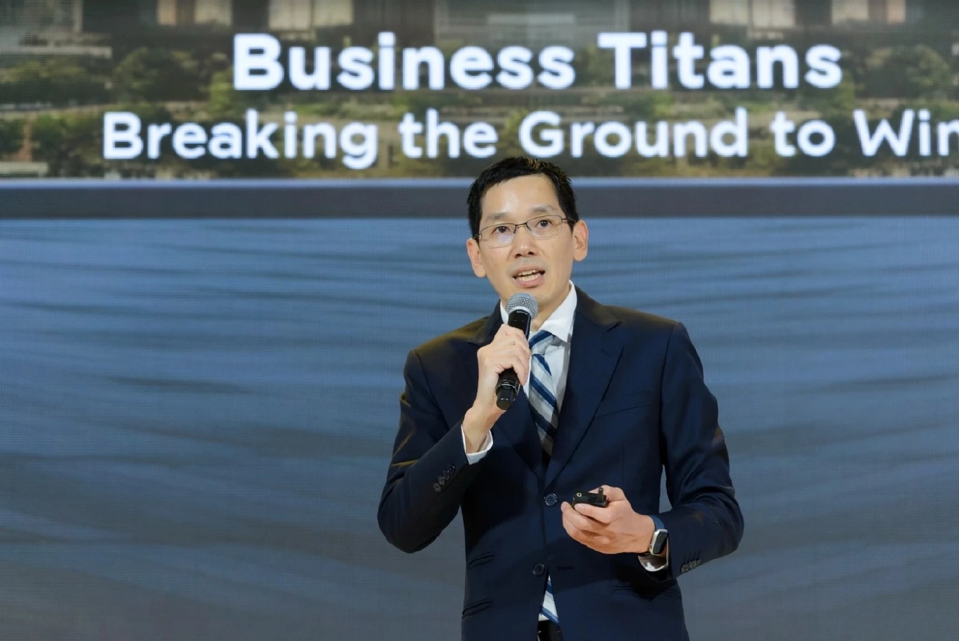 นายกฤษฎ์เลิศ สัมพันธารักษ์ ที่ปรึกษาสถาบันวิจัยเศรษฐกิจป๋วย อึ๊งภากรณ์ ธนาคารแห่งประเทศไทย