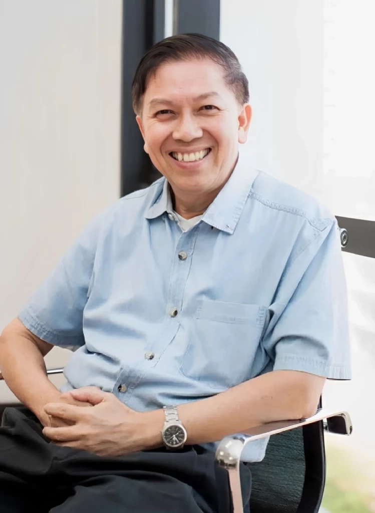 ศาสตราจารย์กิตติคุณ ดร.สุรชาติ บำรุงสุข นักวิชาการด้านความมั่นคง