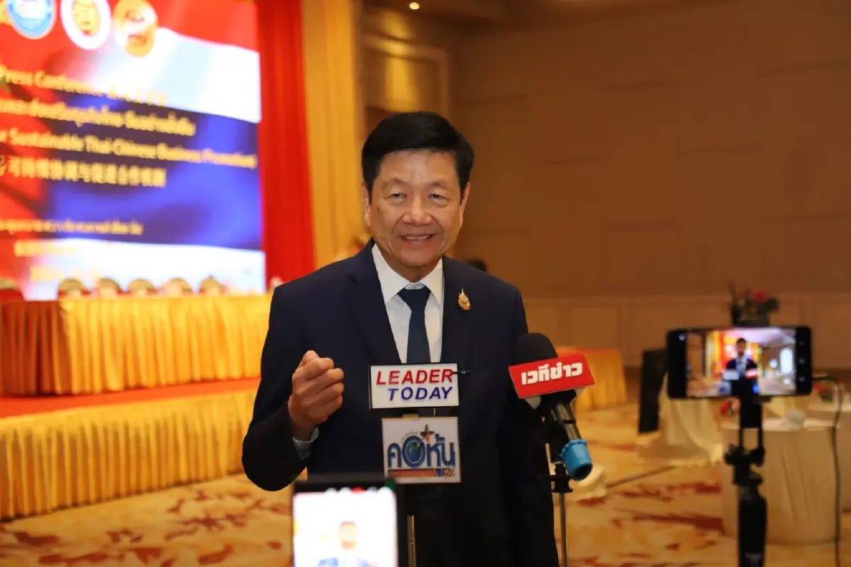 นายณรงค์ศักดิ์ พุทธพรมงคล ประธานกรรมการ หอการค้าไทย-จีน