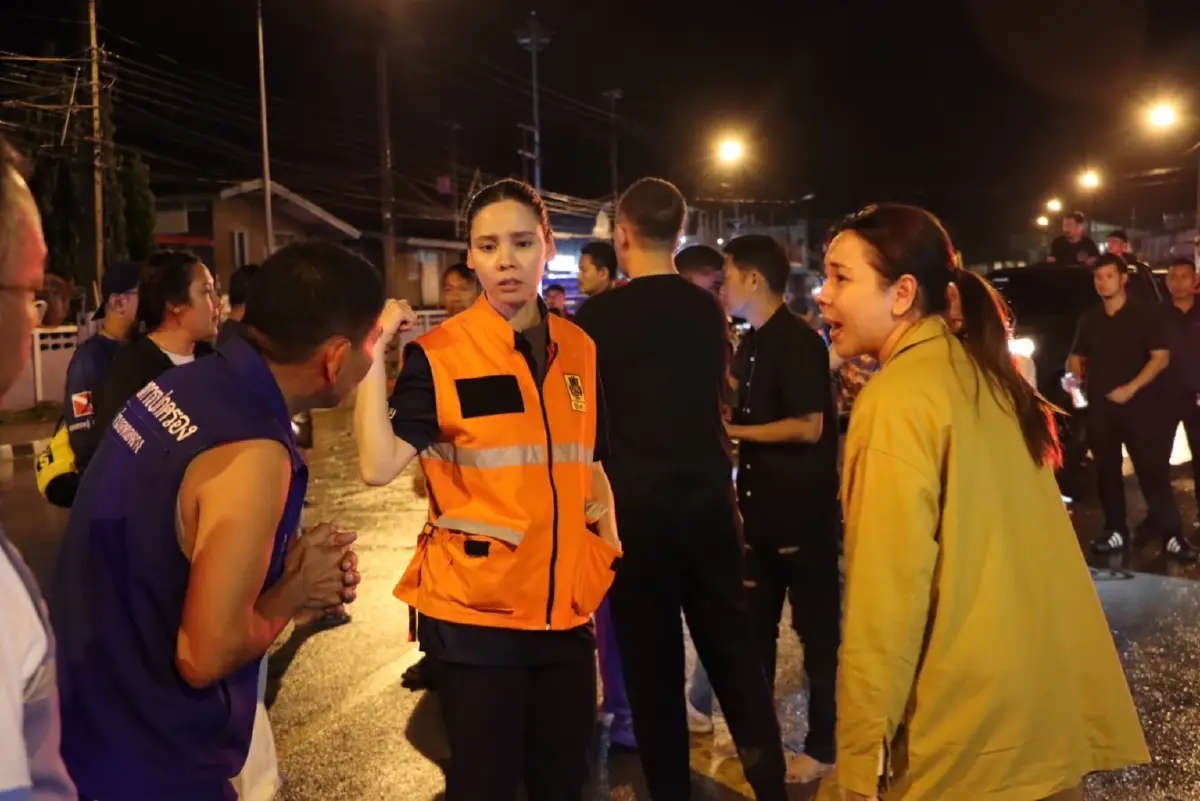 "ซาบีดา" ติดตามการช่วยเหลือผู้ประสบอุทกภัย อ.บ้านไร่ จ.อุทัยธานี ตลอดคืน