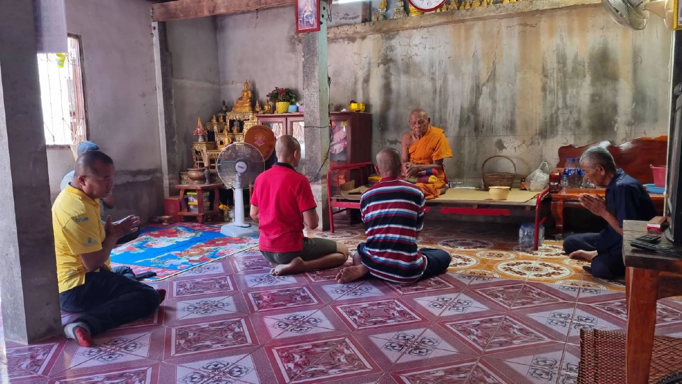 พระส่งคลิปเย้ยมีชู้เมียโยม ค้นกุฏิเจอ กกน.สาวซุกกองจีวร กินเหล้า-มั่วยา