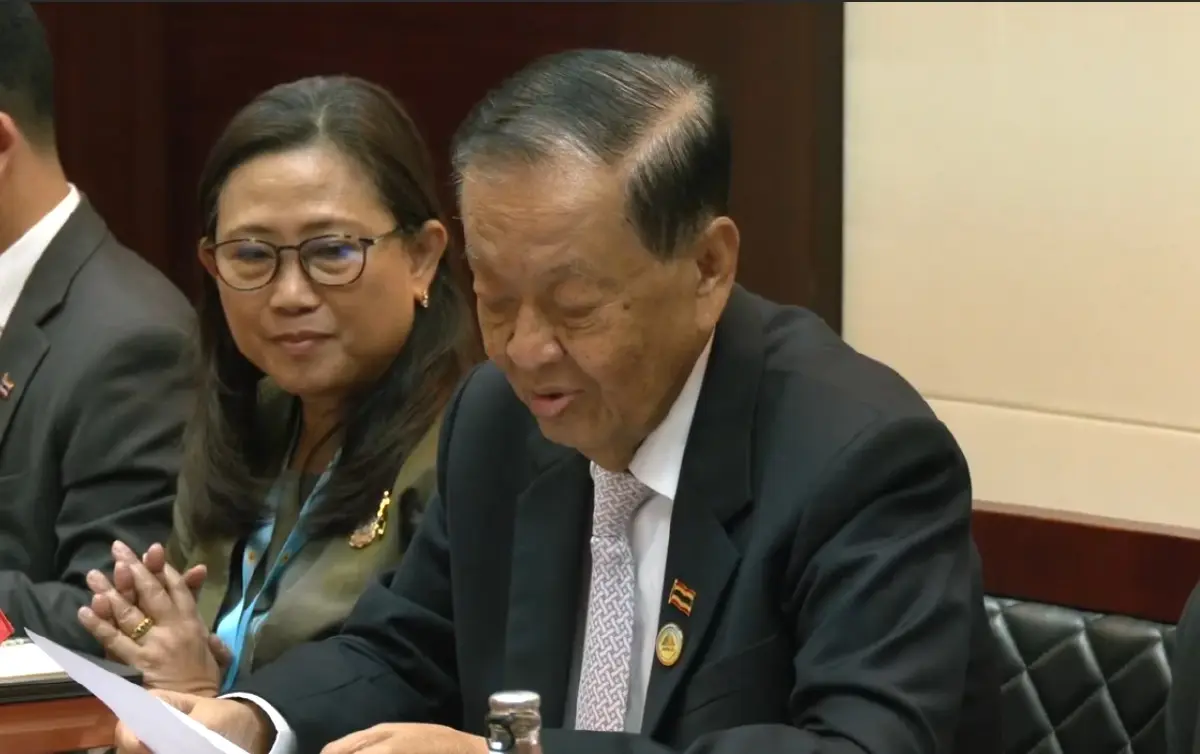 นายวันมูหะมัดนอร์ มะทา ประธานรัฐสภา 