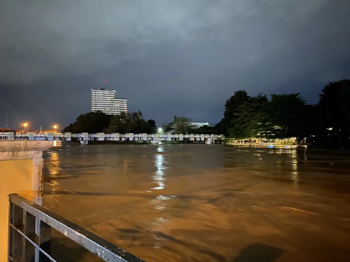 แม่น้ำปิงล้นตลิ่ง ท่วมชุมชนพื้นที่ลุ่มต่ำ เฝ้าระวังฝนตกเพิ่ม