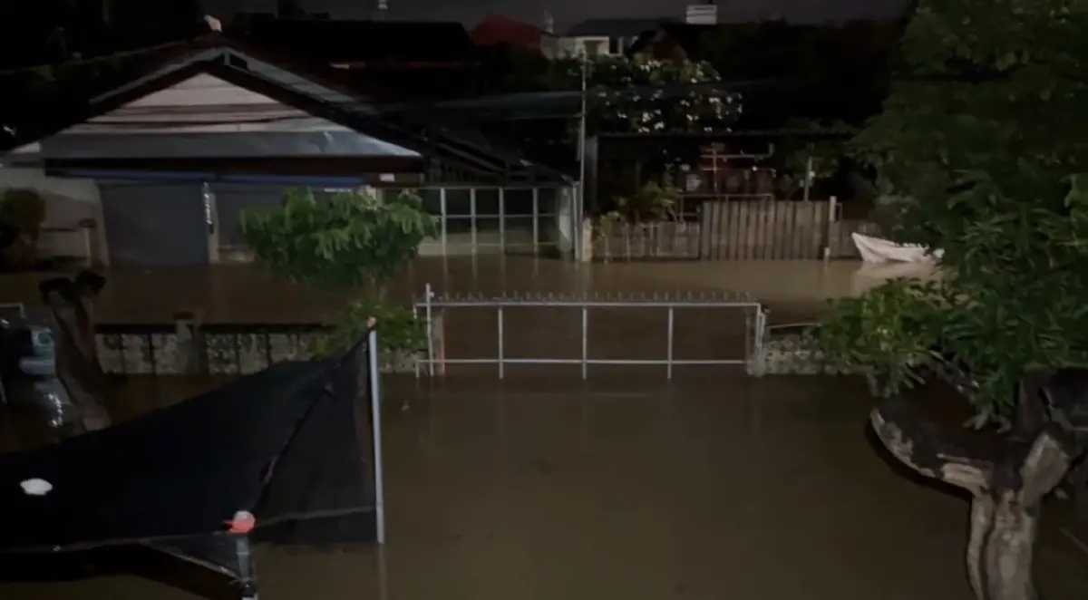 แม่น้ำปิงล้นตลิ่ง ท่วมชุมชนพื้นที่ลุ่มต่ำ เฝ้าระวังฝนตกเพิ่ม