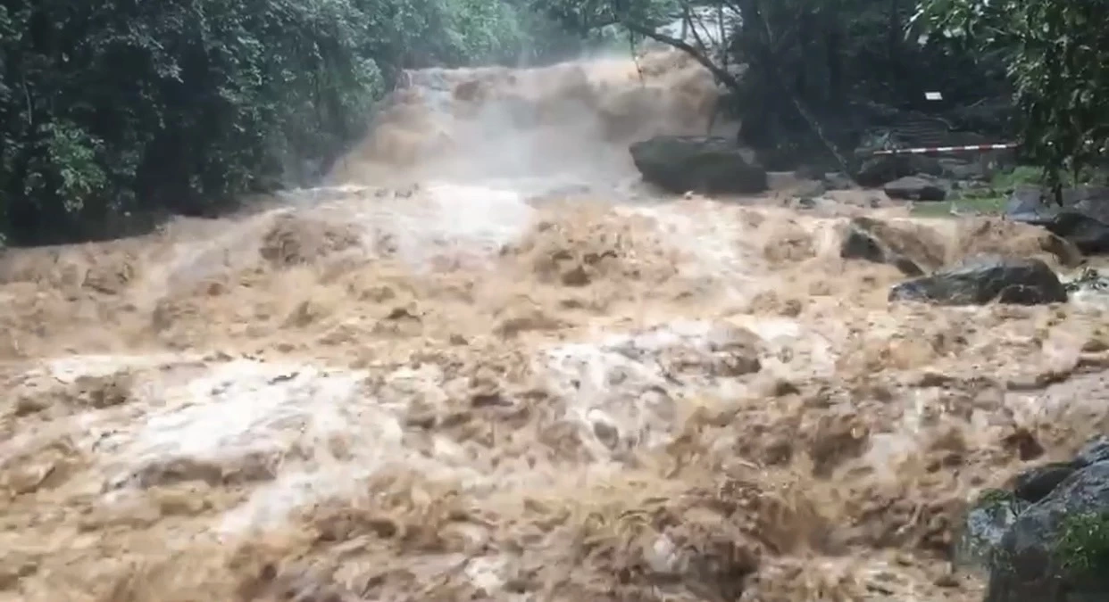 7 โซนเมืองเชียงใหม่ เร่งทำกระสอบทราย เตรียมรับมือ "น้ำปิง" ล้นตลิ่ง