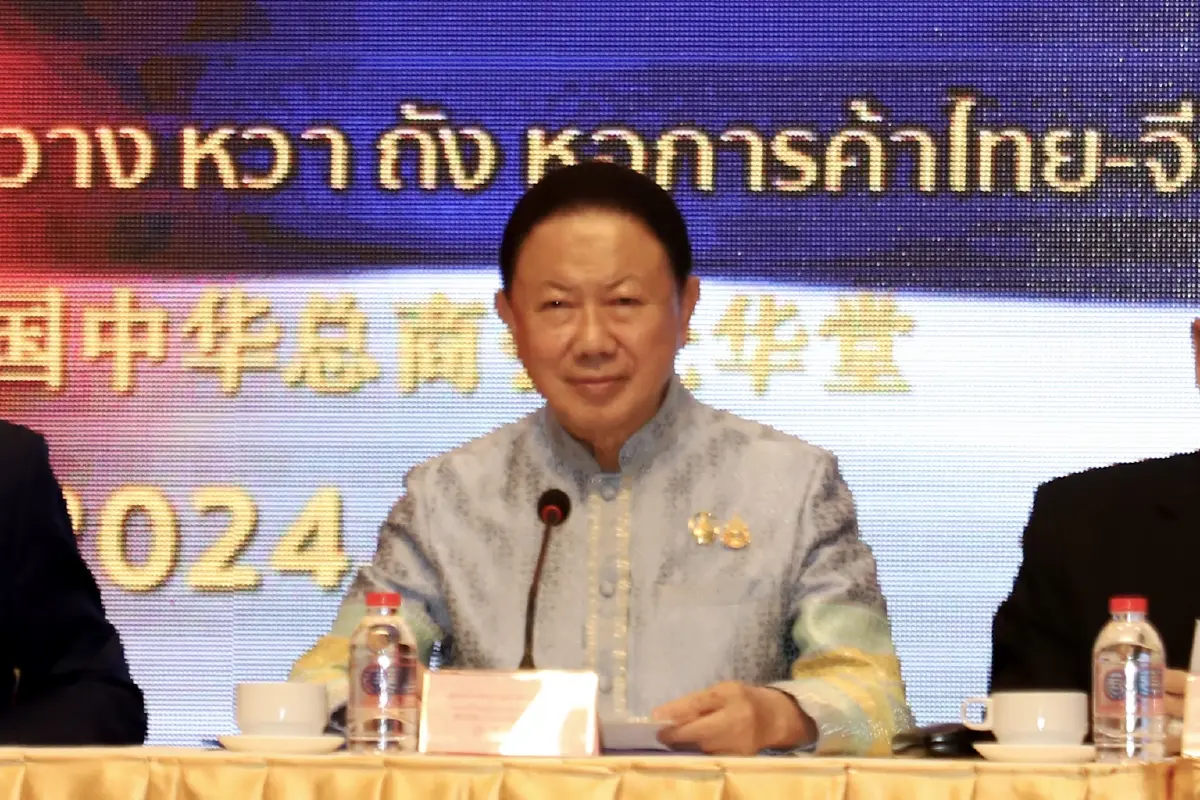 นายสนั่น อังอุบลกุล ประธานกรรมการหอการค้าไทย