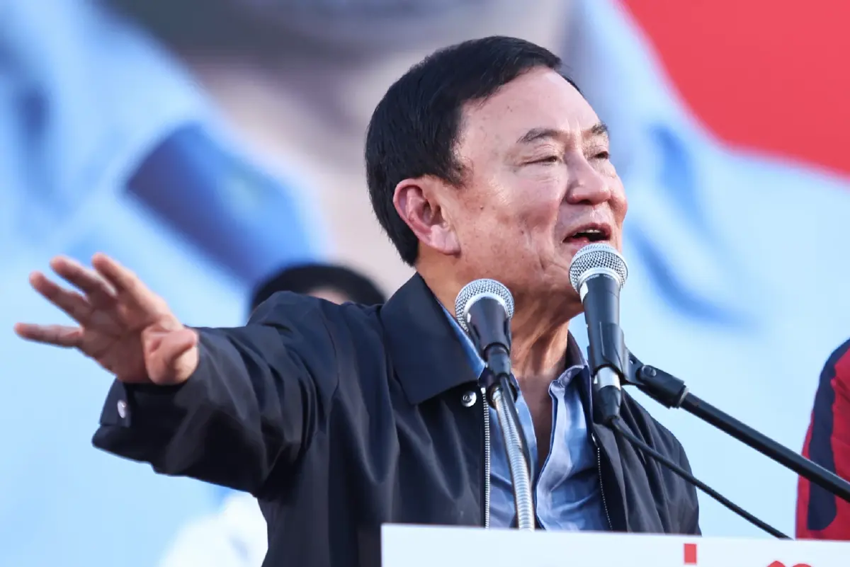 แดงไม่ได้ชนส้ม - ทักษิณเด้งโชว์สกัด “ล้มดีล”