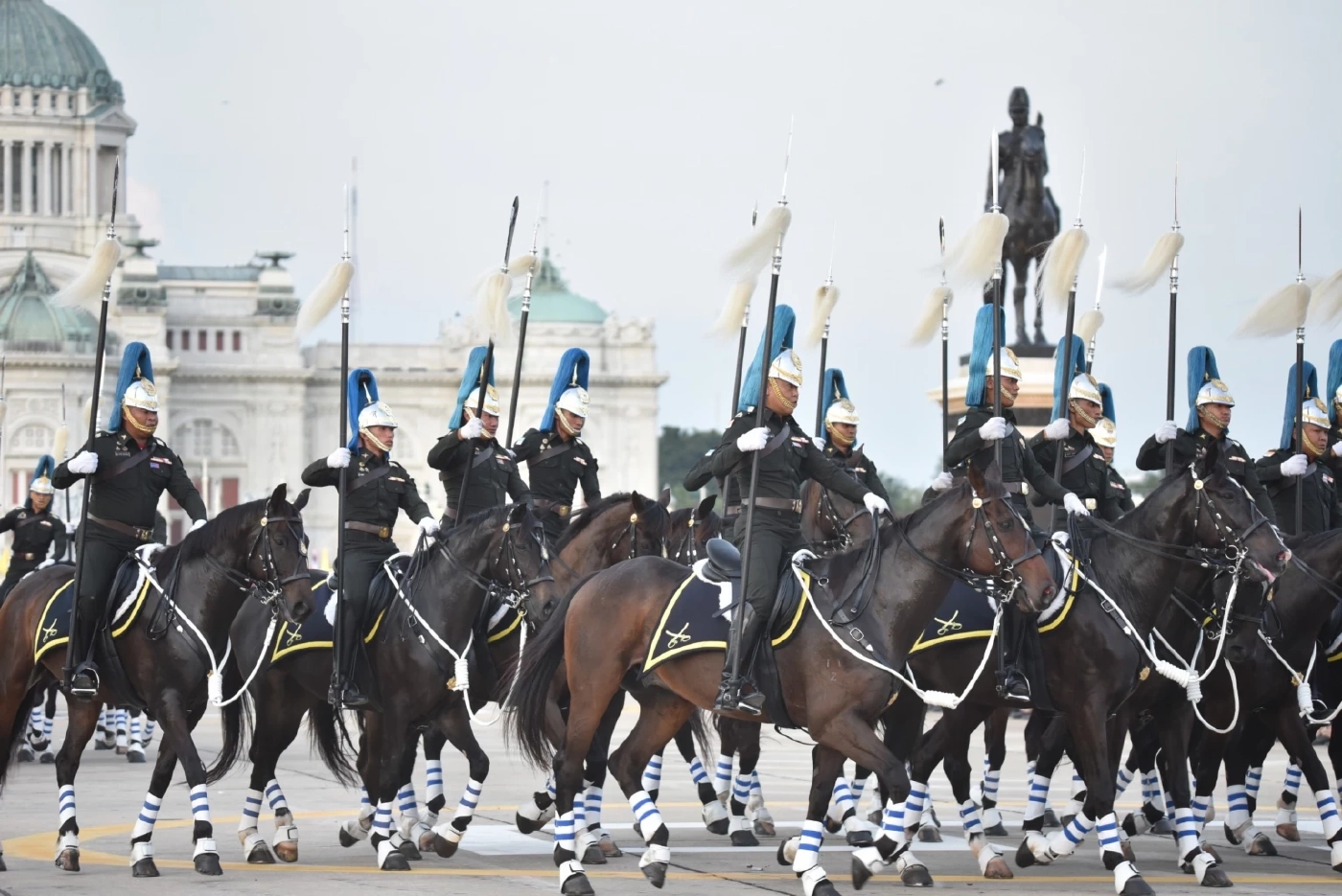 "พลเอกหญิง สมเด็จพระเจ้าลูกเธอ เจ้าฟ้าสิริวัณณวรี" ทรงร่วมซักซ้อมสวนสนาม