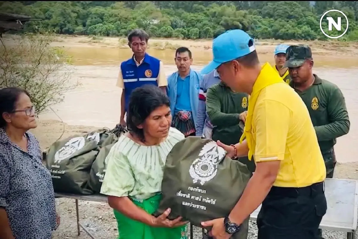 ลุยมอบถุงยังชีพให้กับผู้ประสบอุทกภัย จ.นครศรีธรรมราช