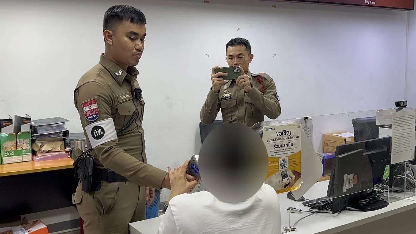 "ผู้บริหารคลินิกดัง" ซิ่งเบนซ์ชน "ไรเดอร์หญิง" ตกสะพานดับ