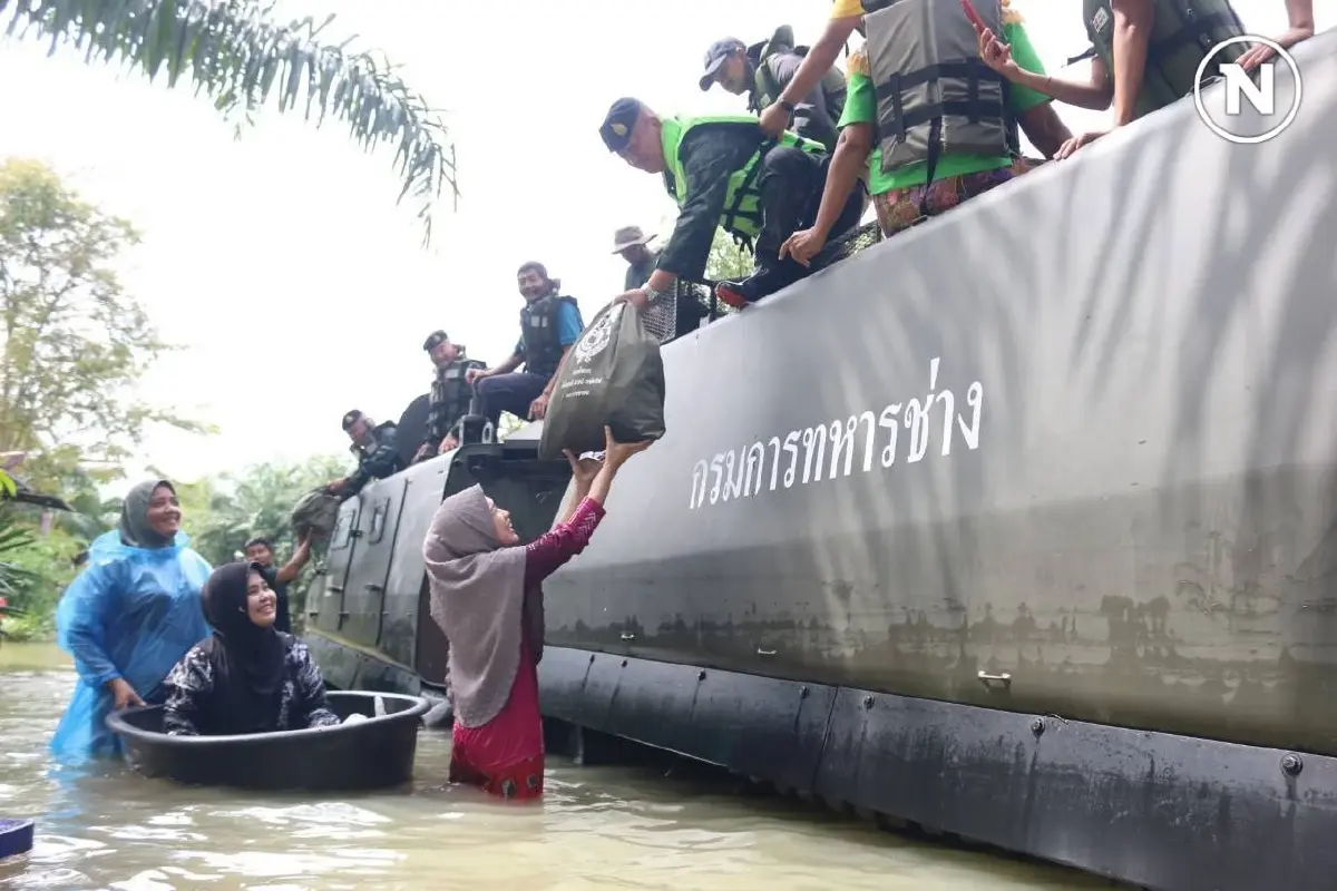 ลุยมอบถุงยังชีพให้กับผู้ประสบอุทกภัย จ.นครศรีธรรมราช