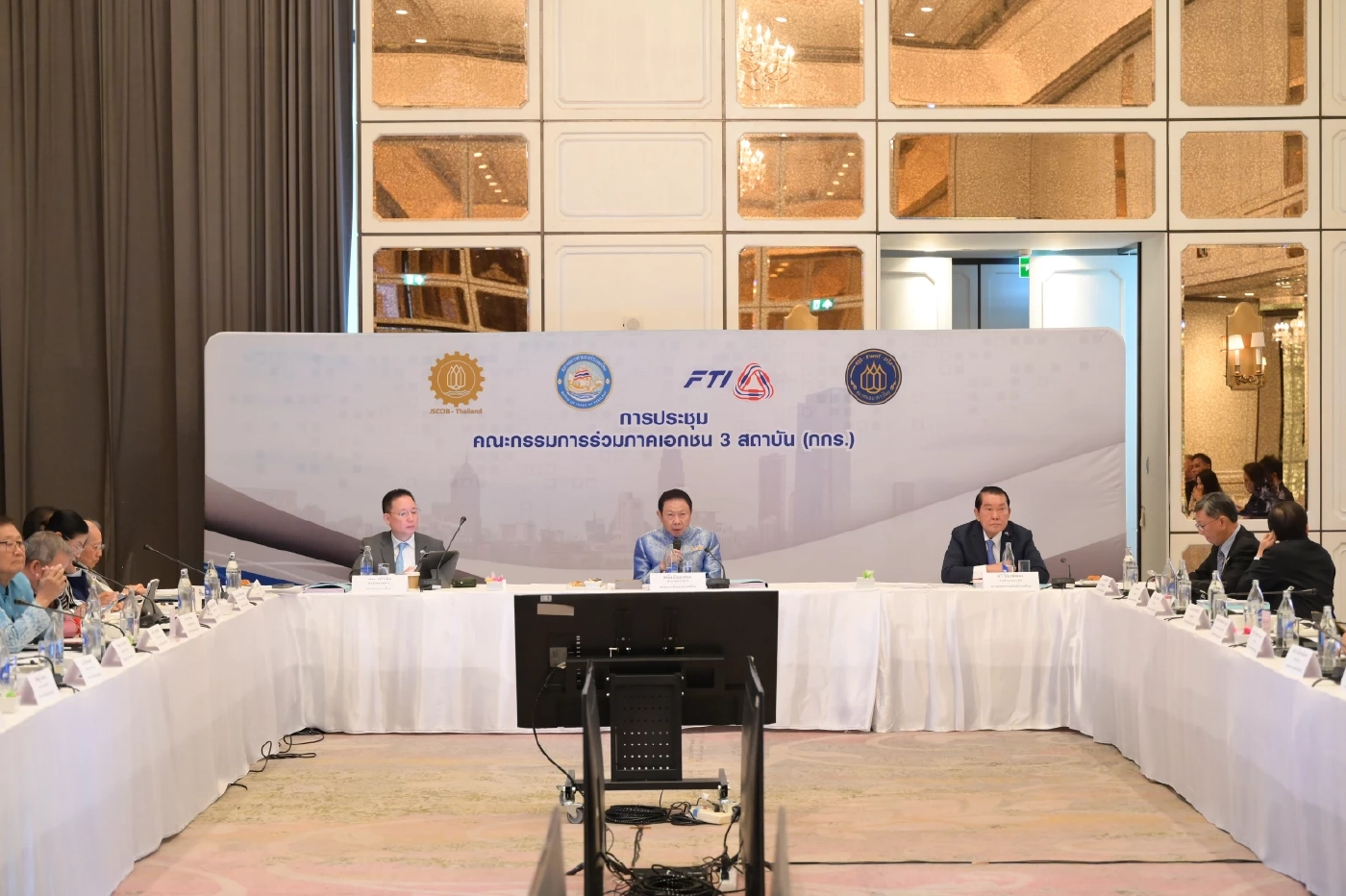 น้ำท่วม 'เหนือ-อีสาน-ใต้' ทุบเศรษฐกิจ 8.5 หมื่นล้าน ฉุดจีดีพี 0.6%