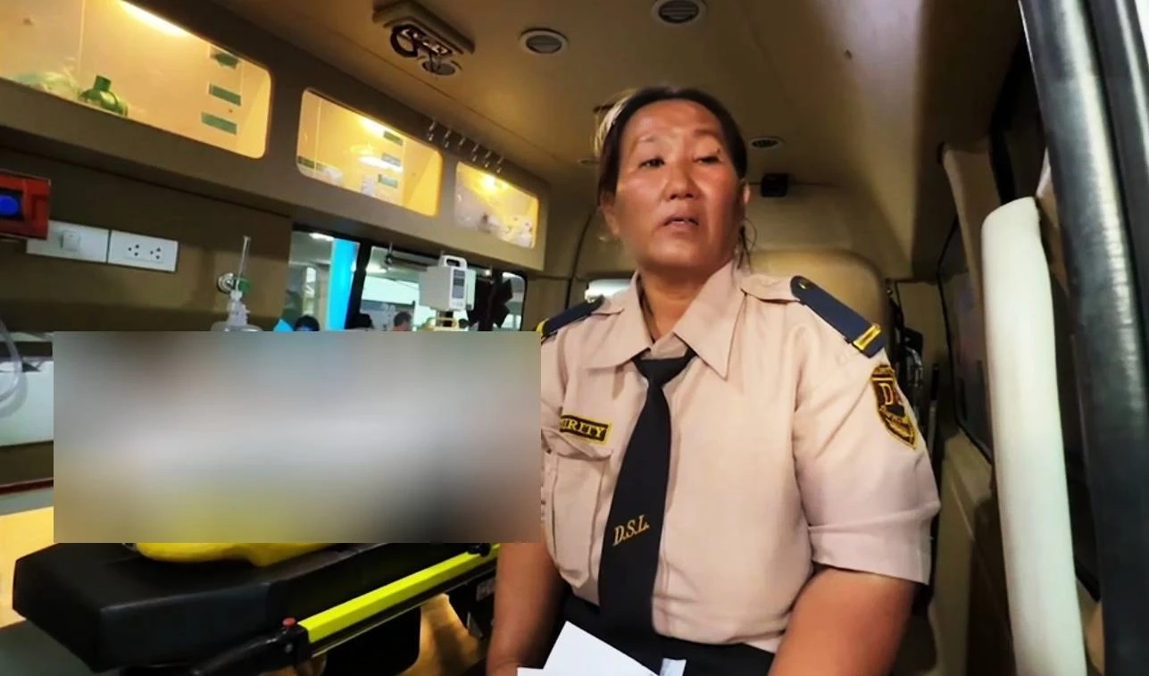 แม่มารับร่าง "แบงค์ เลสเตอร์" ไปบำเพ็ญกุศลที่วัดออเงิน ย่านสายไหม