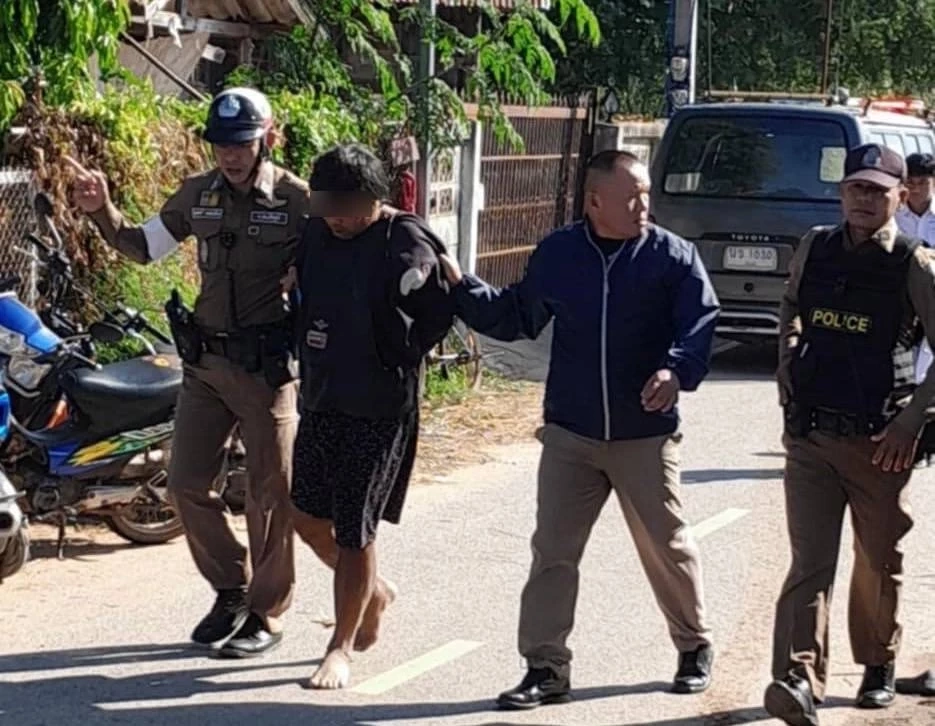 ระทึกทั้งหมู่บ้าน "หนุ่มป่วยจิตคลั่ง" ใช้มีดปาดคอยายข้างบ้านหวิดดับ