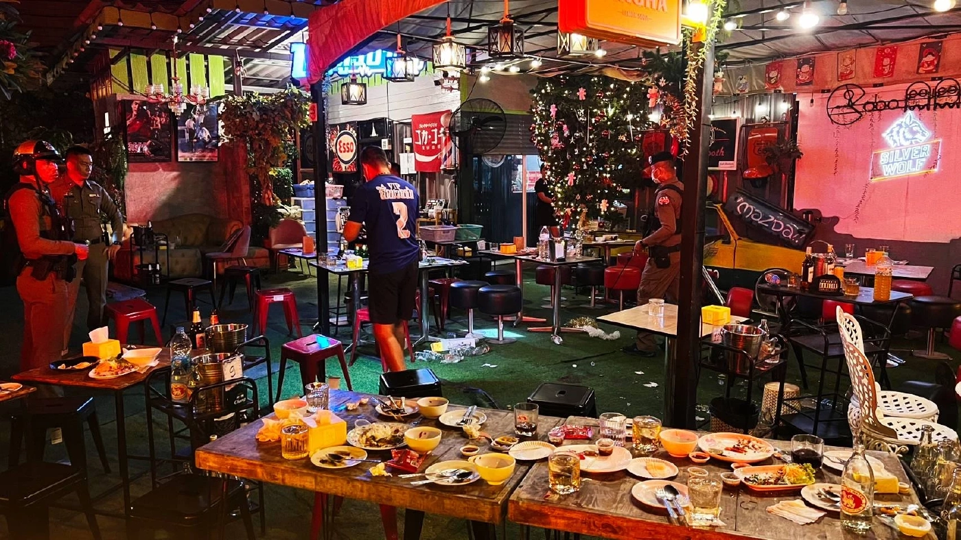 "ส.ต.อ." โดนมีดปักหลัง ลั่นไกดับ "โอห์ม บ้านแห" ขาใหญ่เมืองอ่างทอง