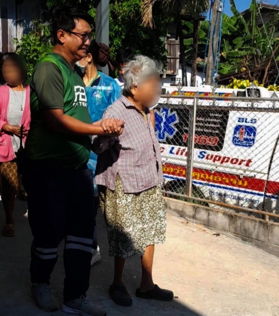 ระทึกทั้งหมู่บ้าน "หนุ่มป่วยจิตคลั่ง" ใช้มีดปาดคอยายข้างบ้านหวิดดับ