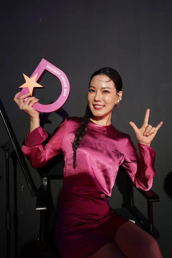 “จับจ้องมองจีน” คว้ารางวัล รายการ D-มีสาระ งาน Dailynews Awards 2024