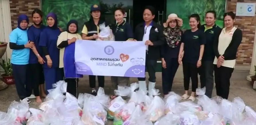 "เอกนัฏ" ห่วงใยผู้ประสบภัยน้ำท่วมใต้ พบชาวบ้านป่วย ต้องการยาจำนวนมาก