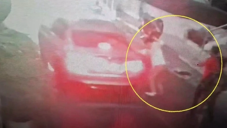 2 มือตีหมอเจ้าของคลินิก มอบตัวอ้างเหตุพิลึก ตร.สืบหาคนบงการ