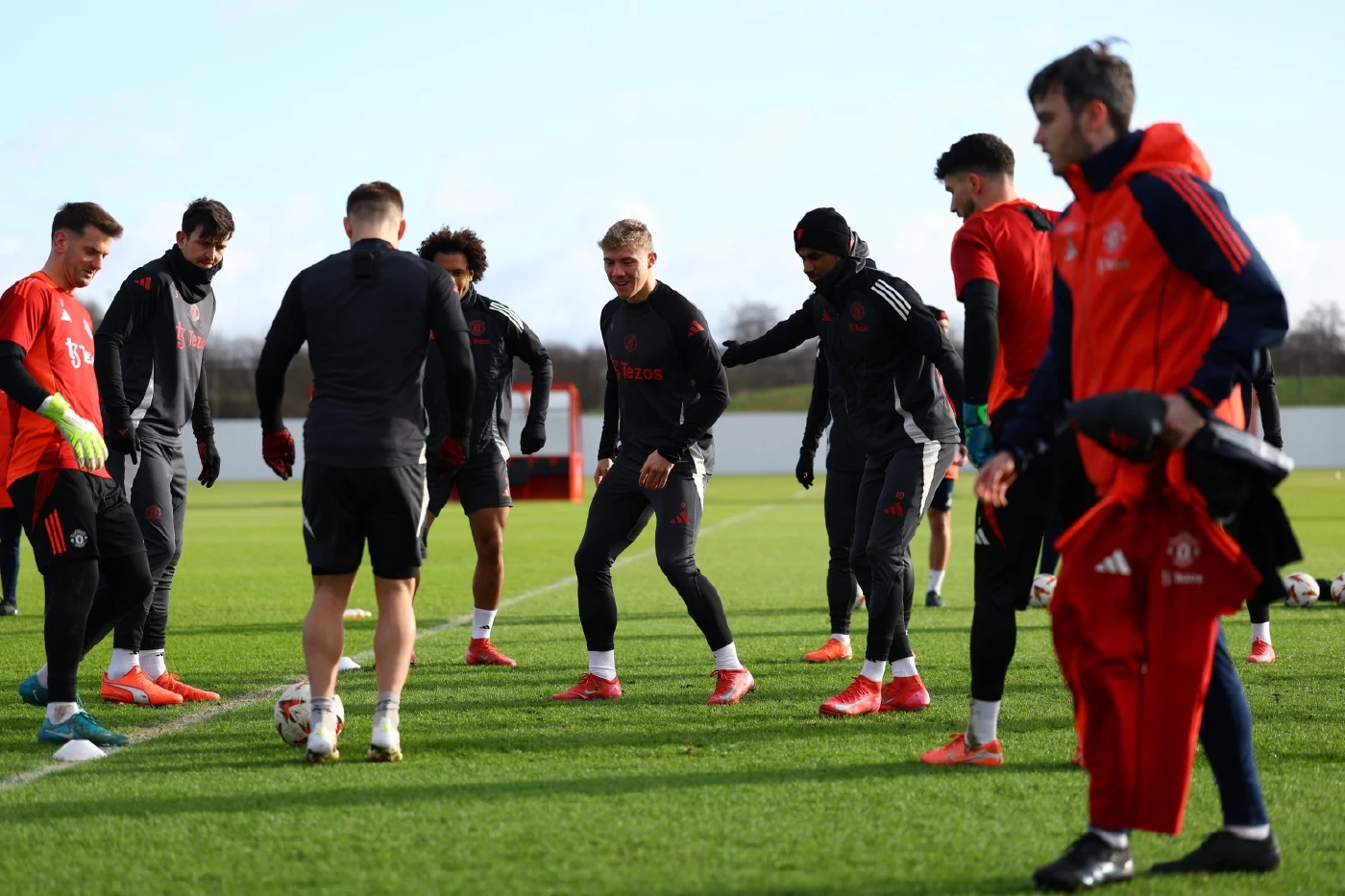 เช็กความพร้อม-ช่องดูบอลสด "สเตอัว พบ แมนยู" ศึกยูโรปาลีกคืนนี้