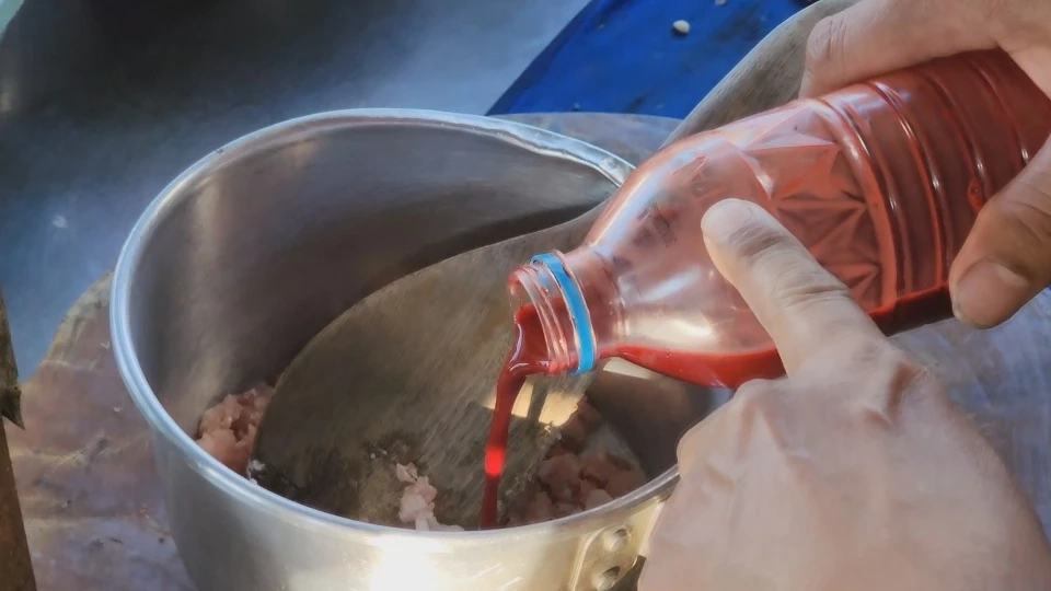 เตือนกินหมูดิบ ระวังดับ! อันตรายจากการเปิบอาหารไม่สุก