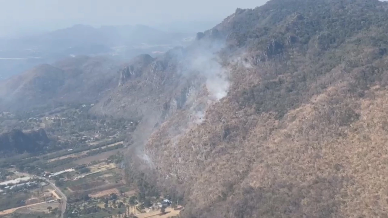 รู้จัก "AT-6TH" เครื่องบินที่กองทัพอากาศนำมาใช้รบกับฝุ่นพิษ PM2.5