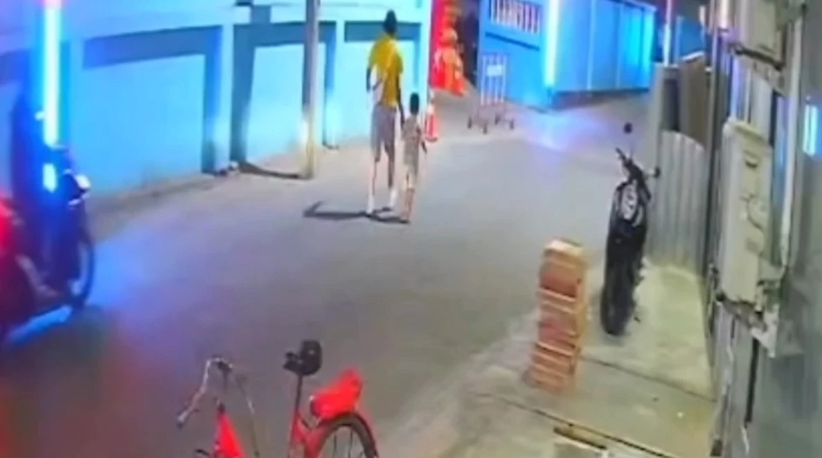 รวบทันควัน "เมียนมา" ลักหนูน้อย 3 ขวบจากหน้าบ้าน เจอกอดแน่นหน้าโรงลิเก