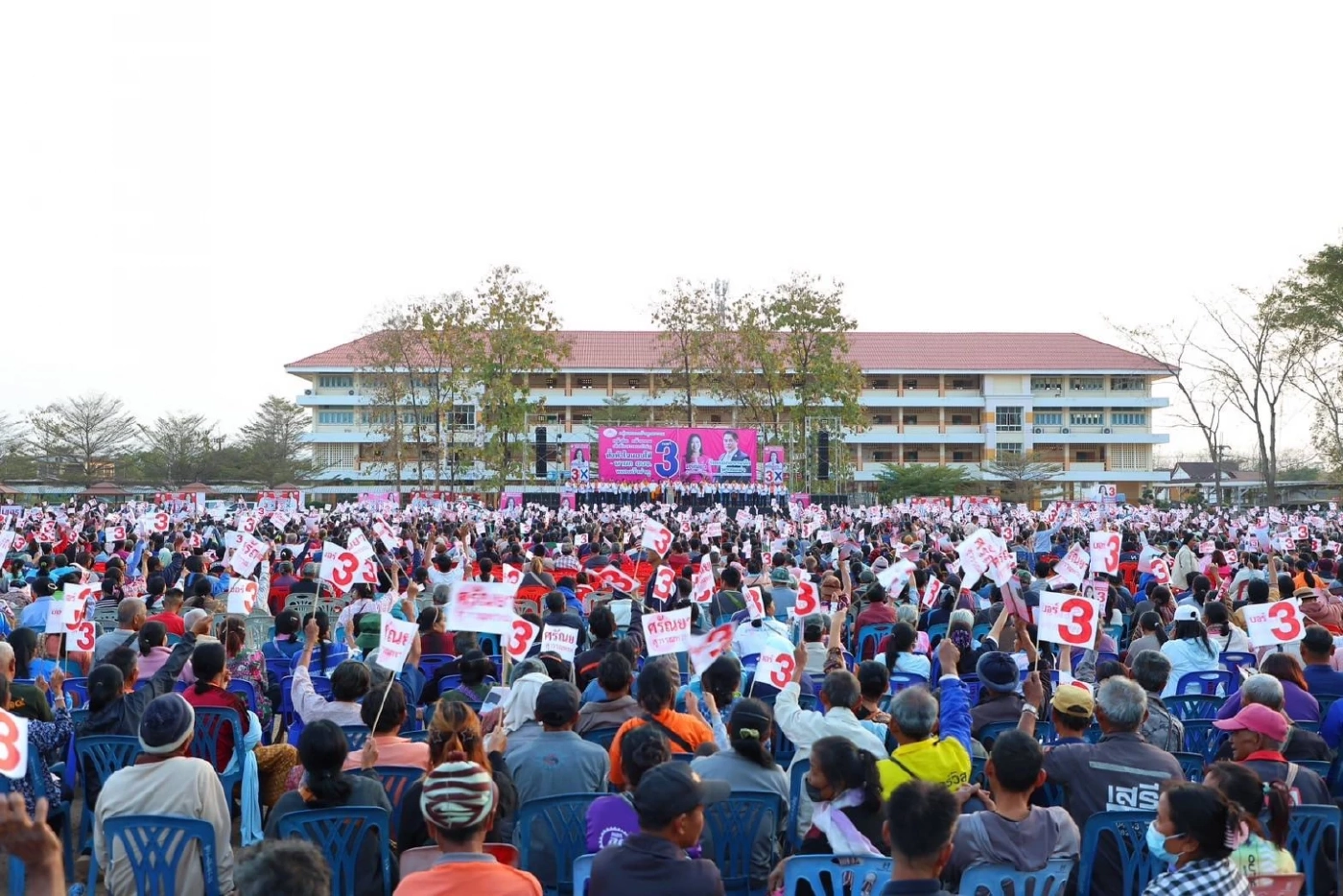 “ร.อ.ธรรมนัส” ปราศรัย นายก อบจ.หนองบัวลำภู ลั่น! เลือดแดงเข้มข้น