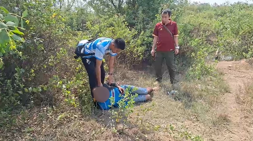 ภาพขณะพาผู้ก่อเหตุมาจุดเกิดเหตุ