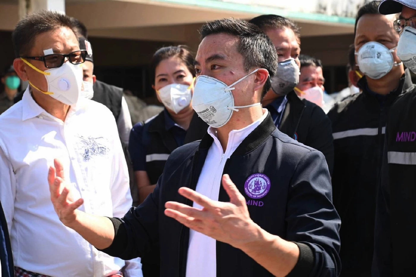 "เอกนัฏ" ลงพื้นที่โรงงาน วิน โพรเสส ระยอง เร่งเคลียร์กากสารพิษ (มีคลิป)