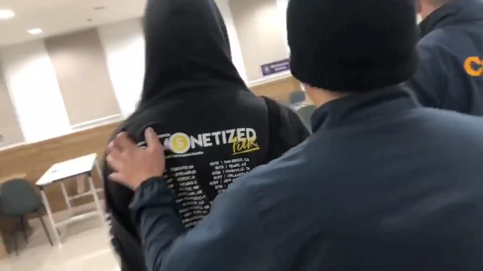 "ปอนด์ โอริโอ้" จนมุม เปิดปากปมโพสต์ด่า "หนุ่ม กรรชัย-กัน จอมพลัง" และคนอีสาน