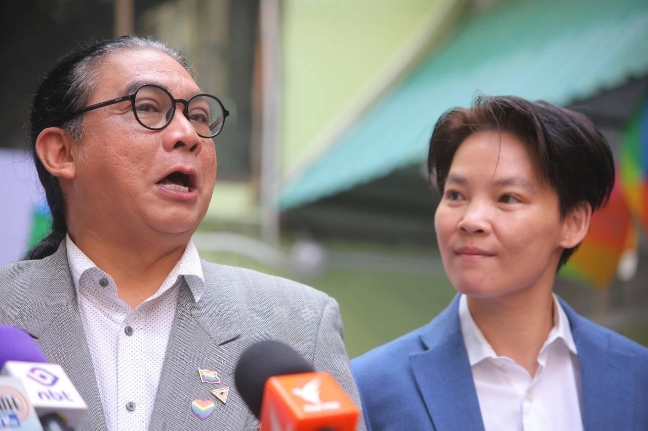 "บางรัก" คึกคัก! จดทะเบียนสมรสเท่าเทียมวันแรก วันที่สิทธิ์-ศักดิ์ศรีทุกคนเท่ากัน